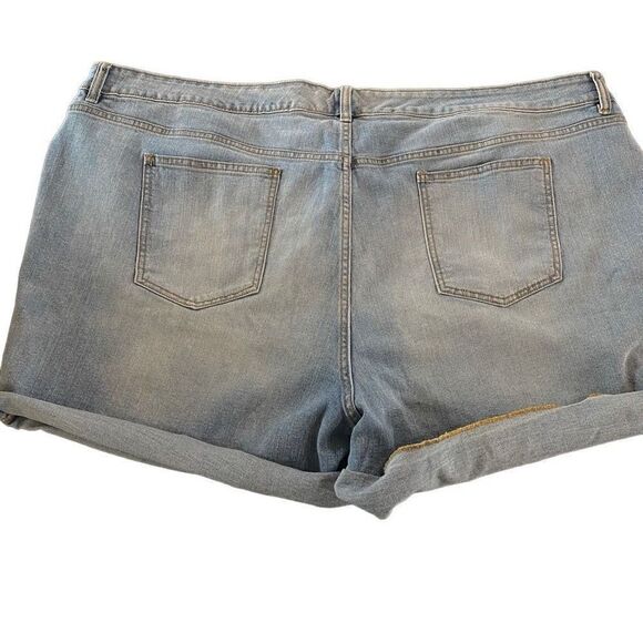 Old navy plus size 28 cuffed jean shorts - Picture 2 of 7